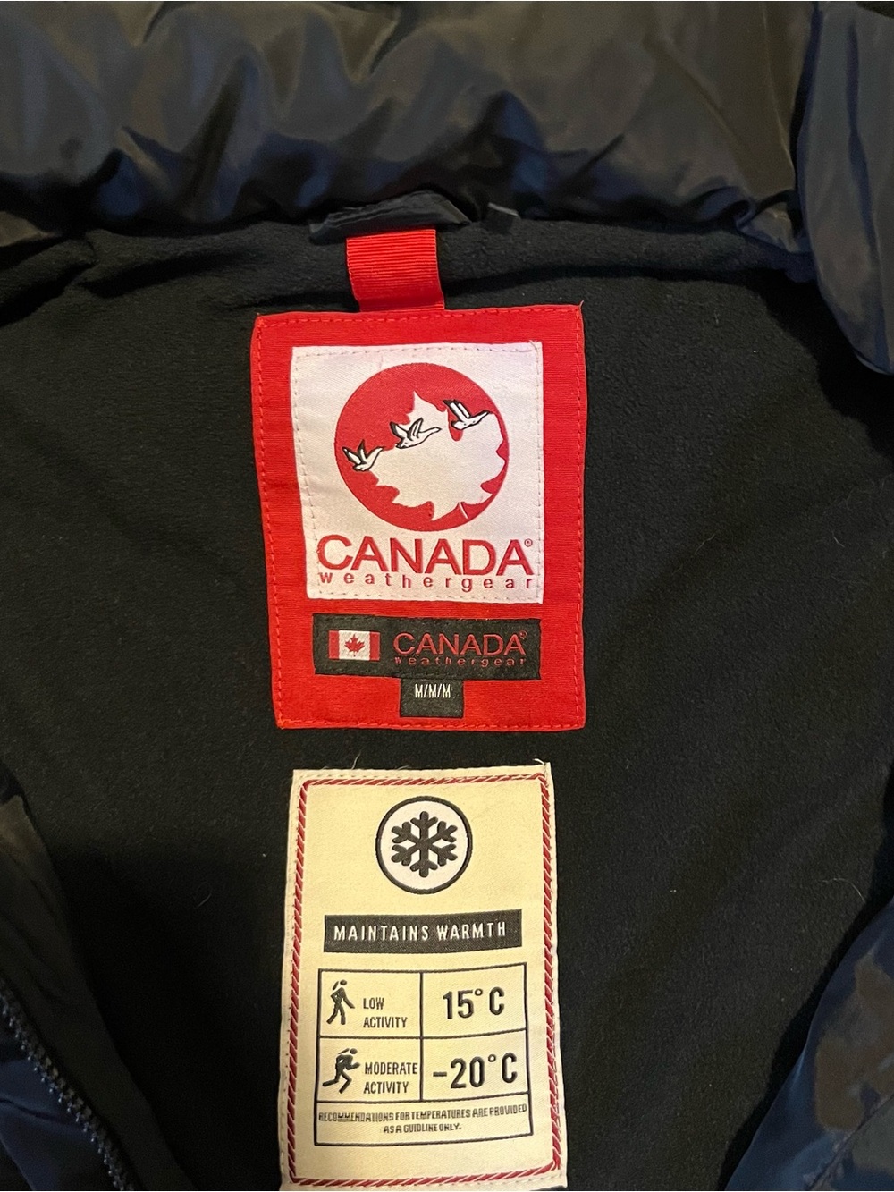 Down puffer vest. Medium. Black.
Canadian Weather Gear